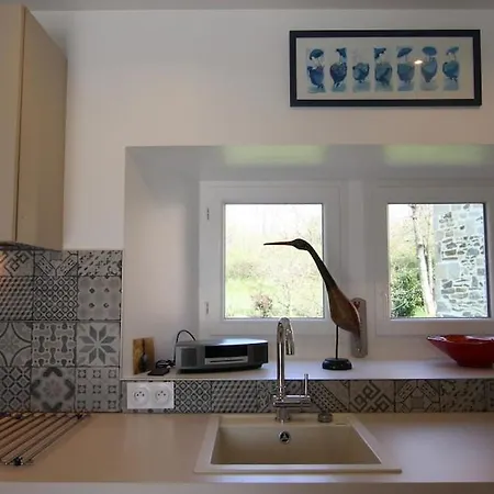 Au Fil De L'eau Le Vast