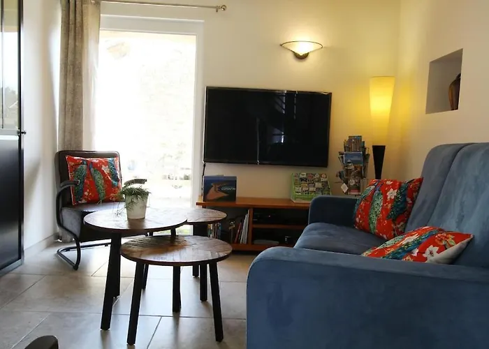 Au Fil De L'eau Le Vast