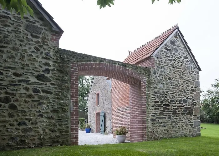 Au Fil De L'eau * Le Vast