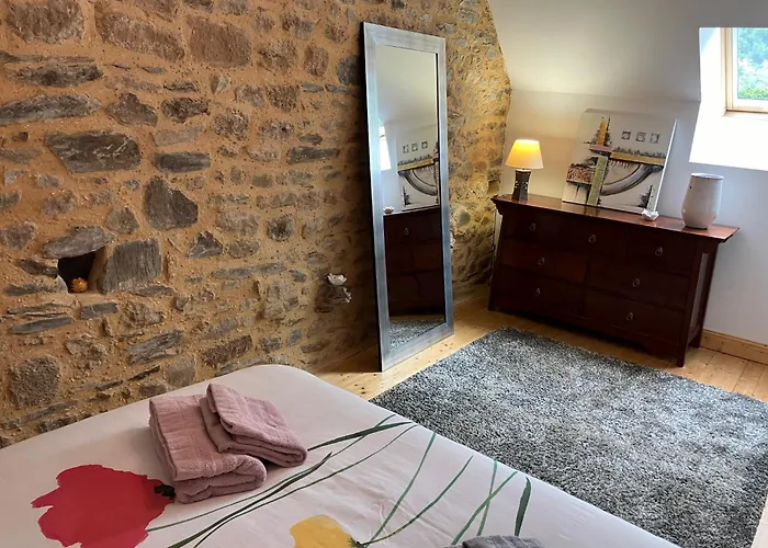 Au Fil De L'eau Le Vast